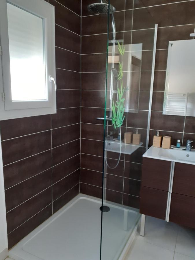 Отель Chambre Privee Au Coeur D'Une Pinede Dans Un Quartier Residentiel Лезиньян-Корбьер Экстерьер фото